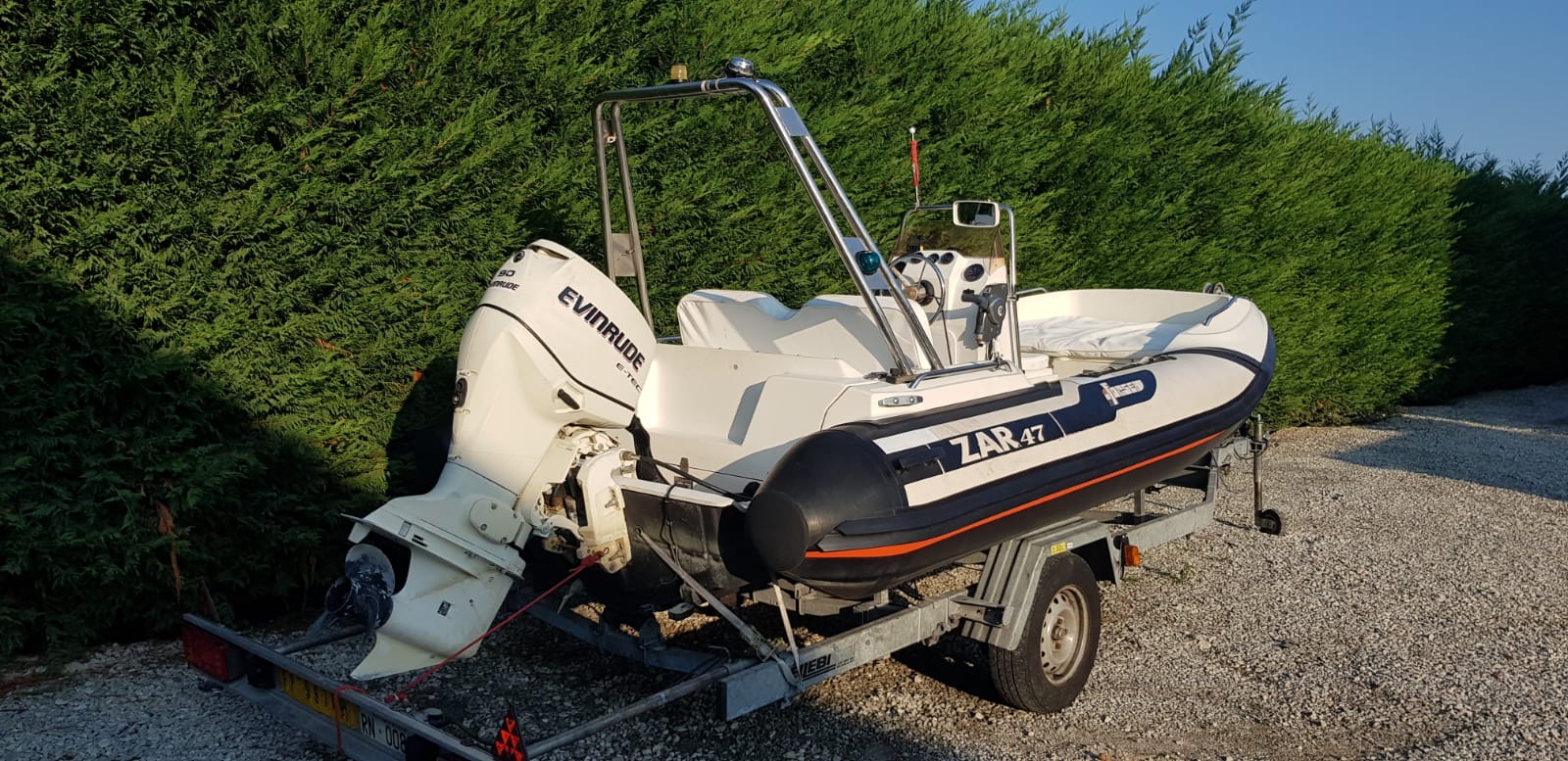 <<< VENDUTO >>> ZAR 47 + EVINRUDE 90HP + CARRELLO OMOLOGATO<br><a href=dettaglio.aspx?Id=172 >VAI ALLA SCHEDA</a>